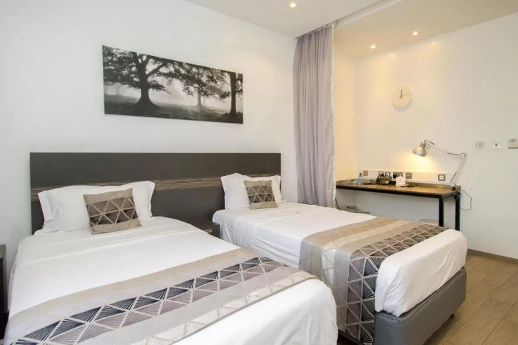 Standard Double room with city view