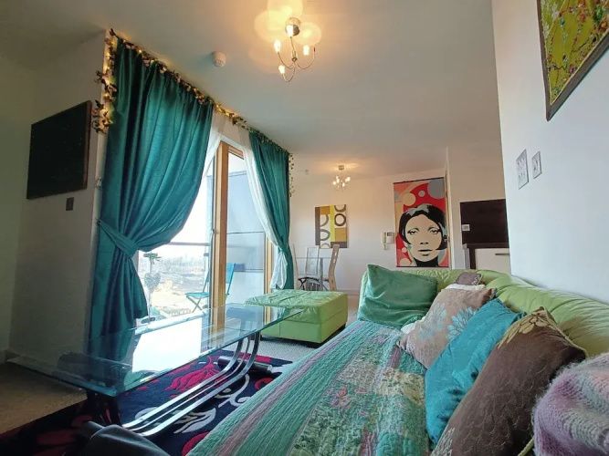 1 Bed Flat - Sleeps 5 - Pets - Garden - Parking