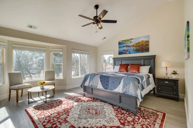 5 Bedrooms Cottage