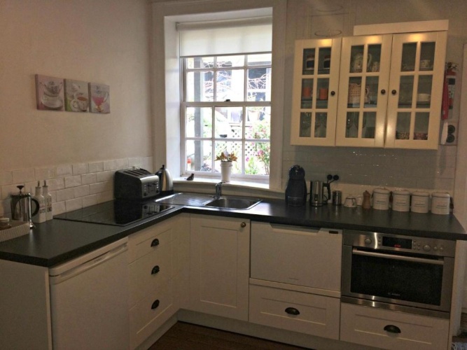 2 Bedrooms Cottage
