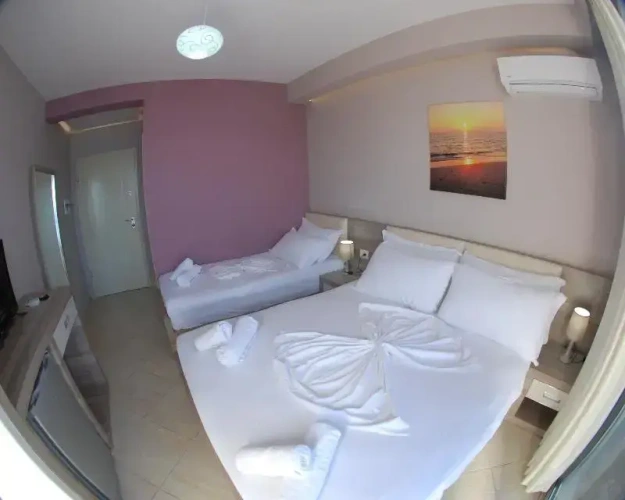 Standard Double room with balcony and with partial sea view