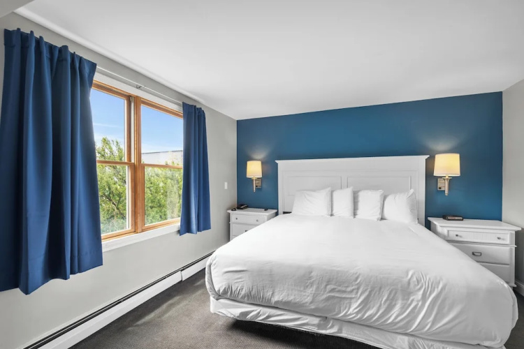 Harborline Hotel