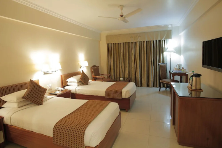 Hotel Om Tower