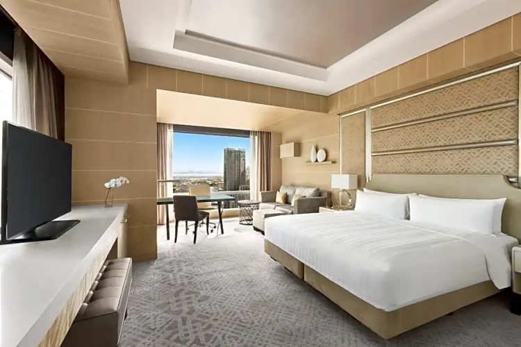 Deluxe Double room with high street view