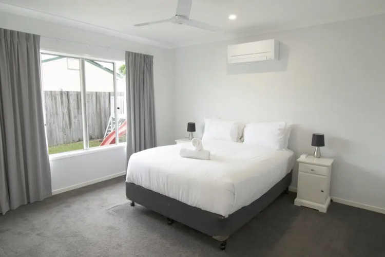 Spacious 4-bed House in Leafy Plainland