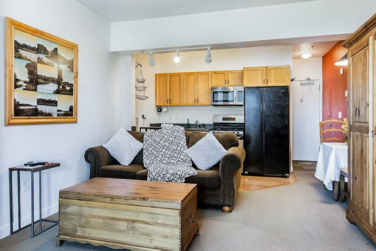 Lake View Ski Chalet