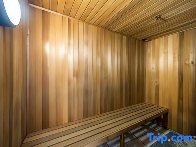 The Meriton on Main BeachOver view