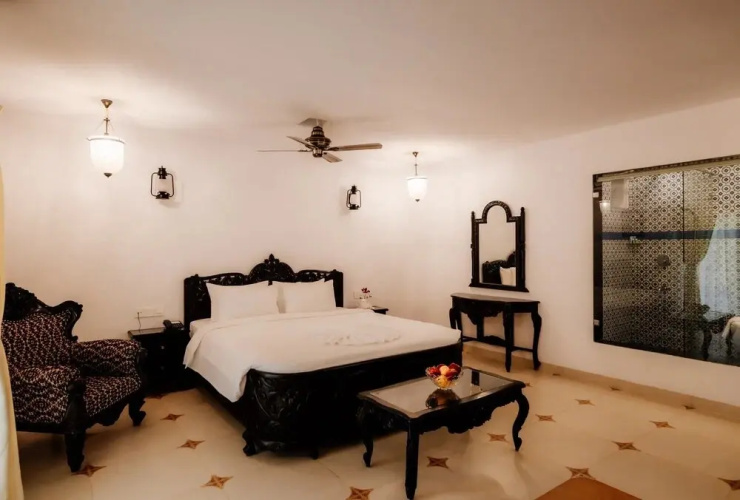 Lamour Beach Resort
