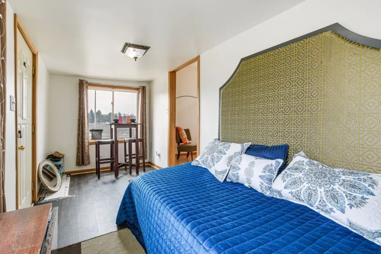 8 Mi to Chicago: Oak Park Home w/ Fenced Backyard!