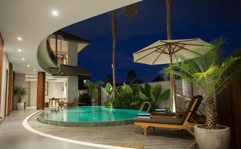 Curve Guest House
