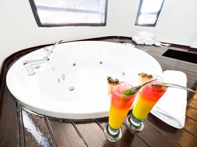 Suite with city view