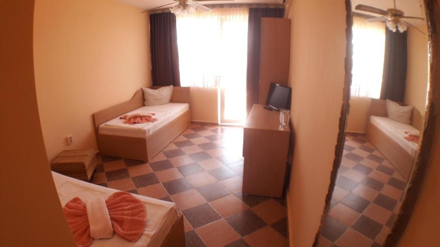 Standard Twin room with balcony