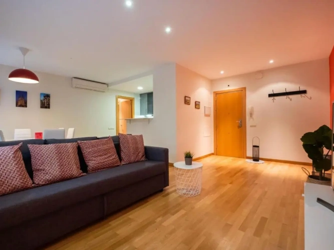 2 Bedrooms Apartment