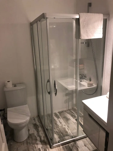 Economy Twin Basement room