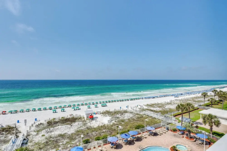 Oceanfront Destin Condo With Pool & Beach Access