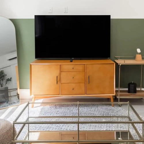 Sosuite Corner 1BR Apt w W D Desk