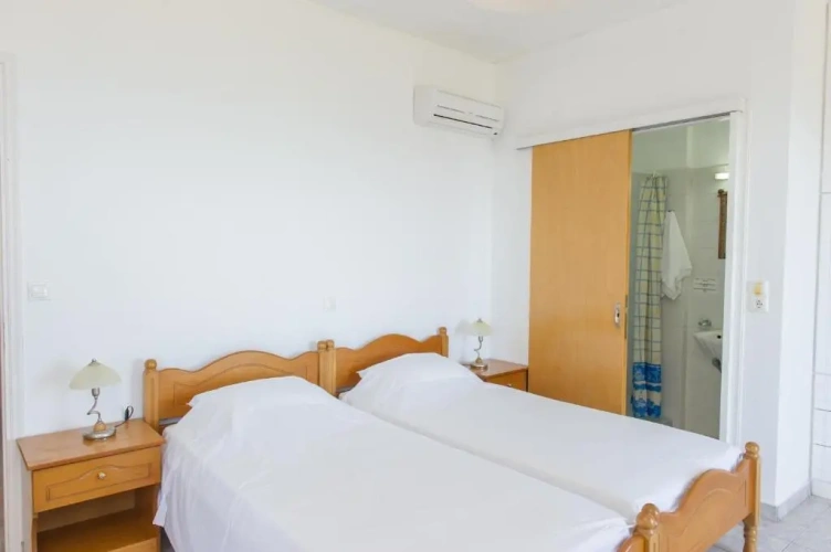 2 Bedrooms Apartment with sea view