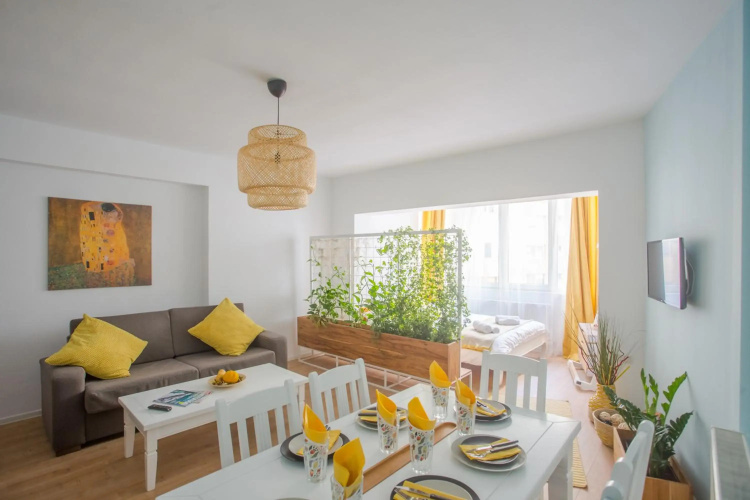 Central Garden by CityLife Suites