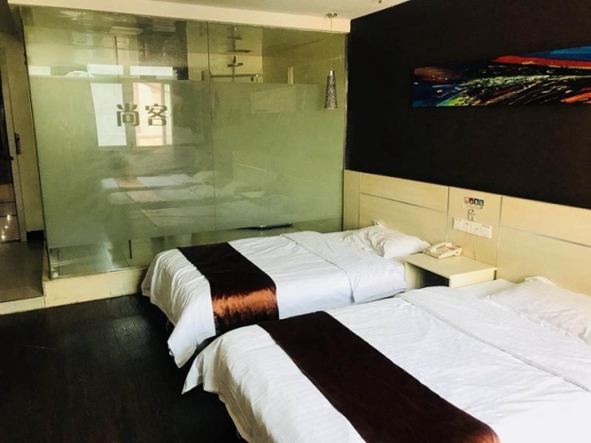 Standard Triple room