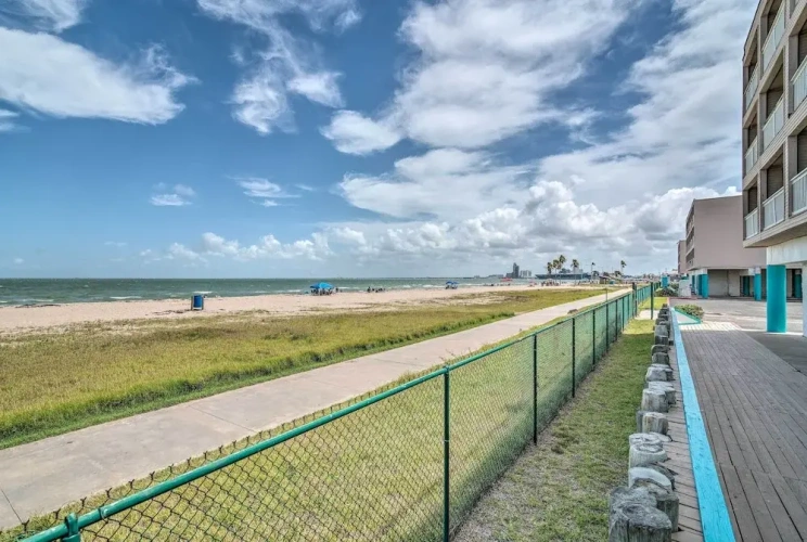 1 Bedroom Apartment with balcony