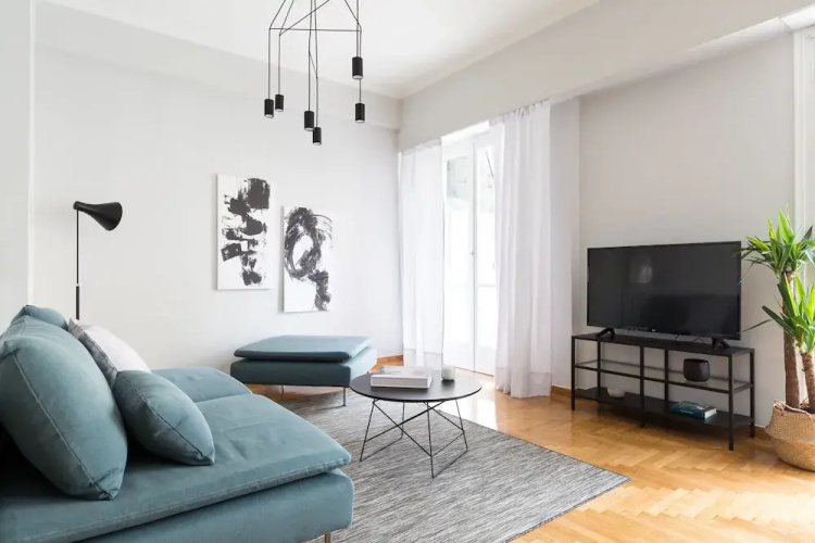 UPSTREET Acropolis Core Bright Modern Apt