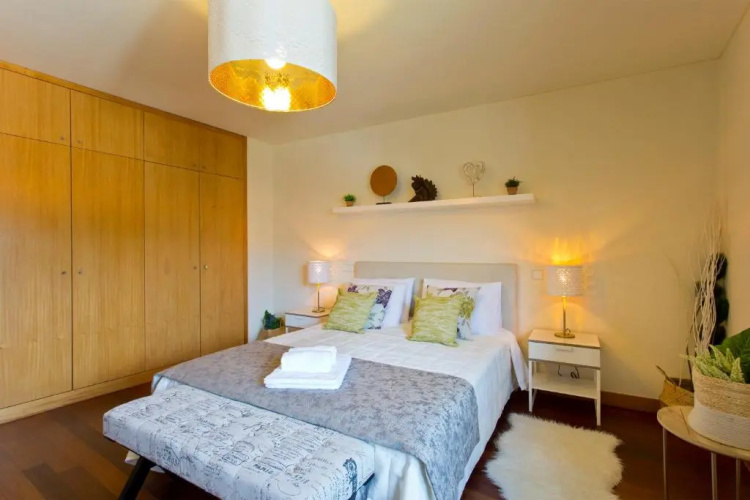 Stunning Sunny Flat - 2 min beach by Host Wise