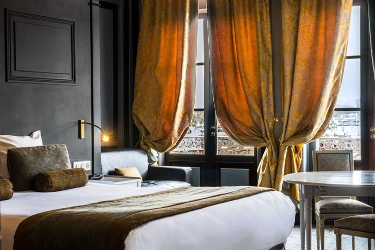 Double Suite with harbour view