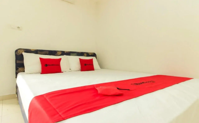 RedDoorz @ Malalayang Manado