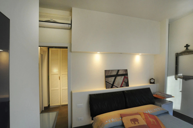 Art House Margine Rosso