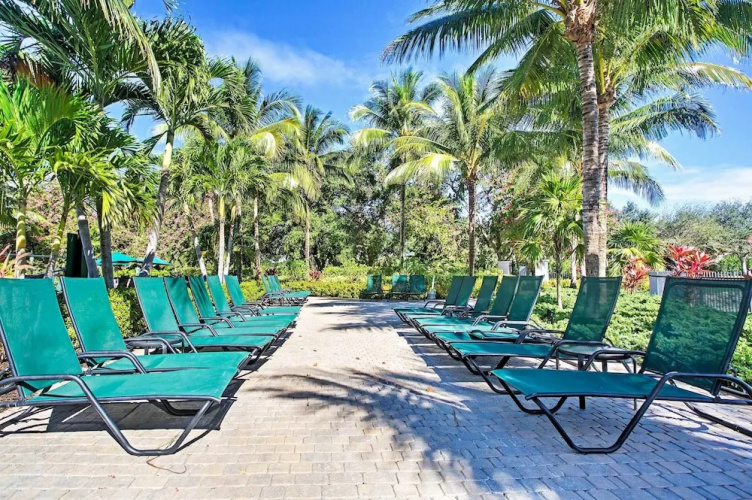 Naples Condo w/ Golf View & Resort-style Amenities