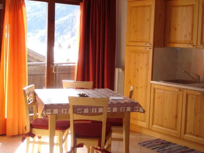 2 Bedrooms Apartment