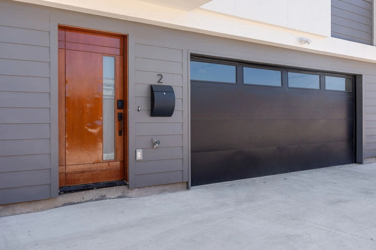 Modern Townhome Rooftop Backyard Garage 2