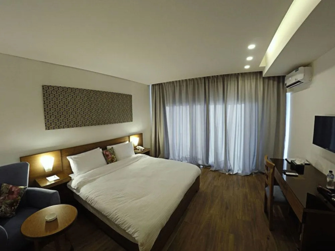 Sierra Palms Resort