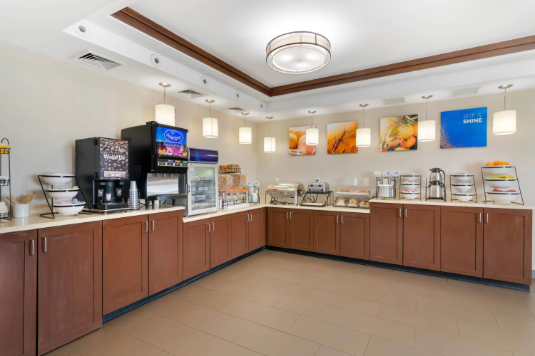 Comfort Inn Airport photo 27