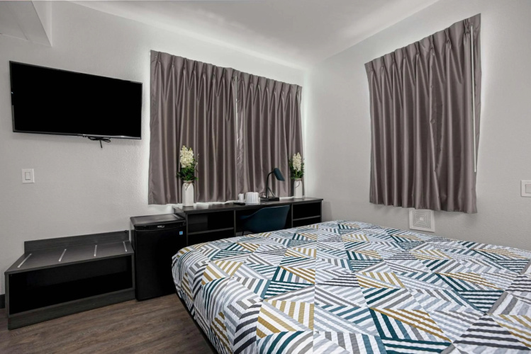 Motel 6 San Diego Downtown photo 15
