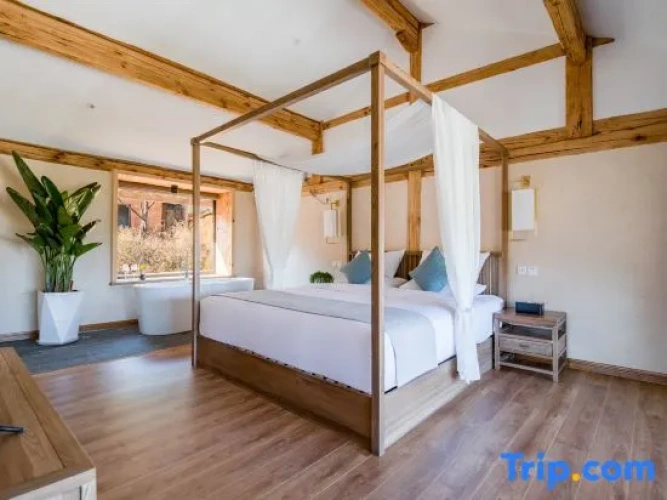 Deluxe Family Suite with balcony