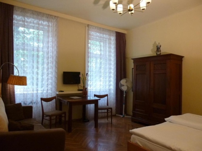 Double Studio with park view