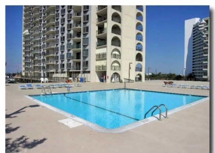 9400 802 - 2 Br Condo