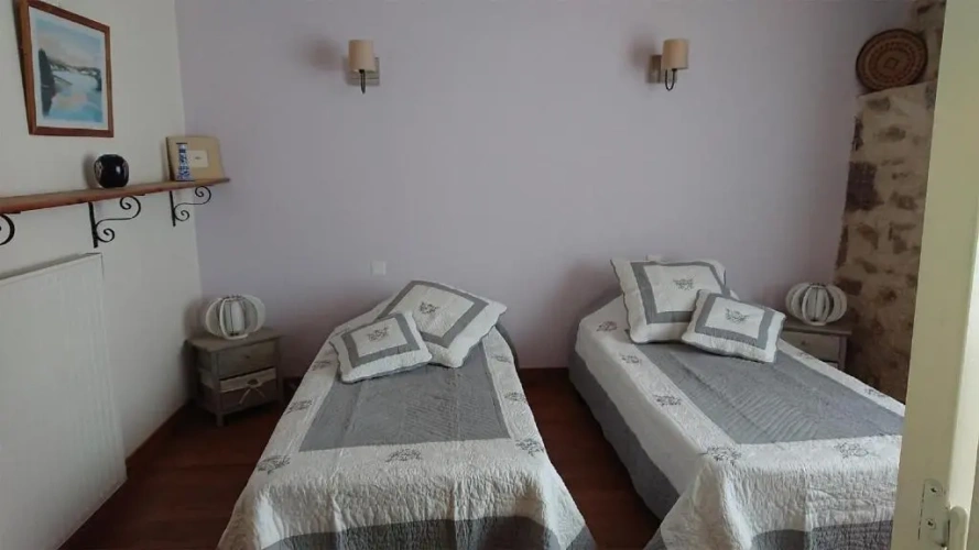 Standard Twin room with garden view