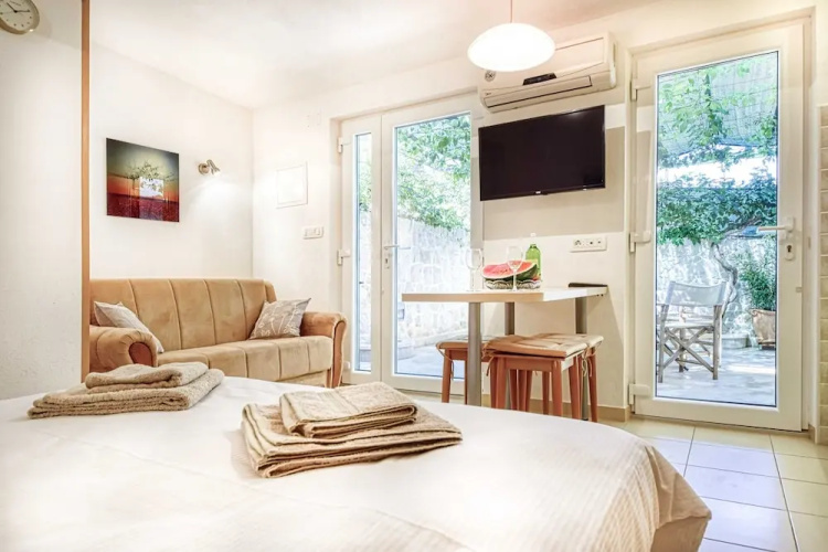 Apartments Gracin