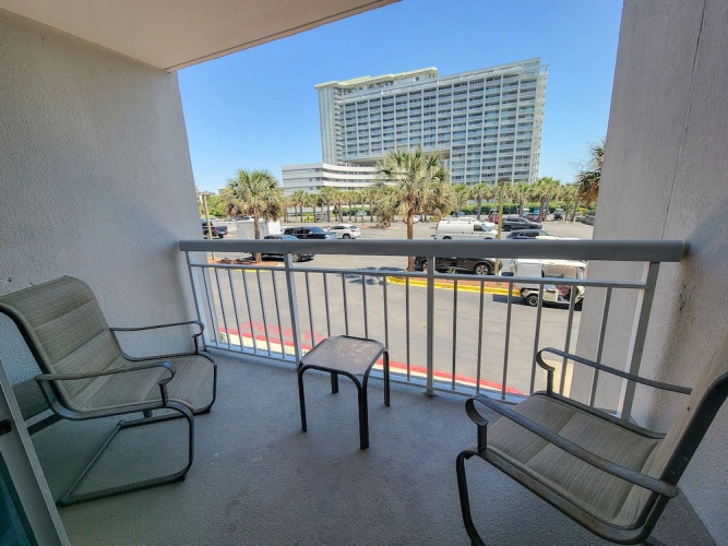 107 South Hampton 2 Bedroom Condo