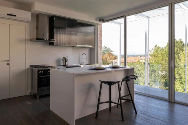 2 Bedrooms Apartment