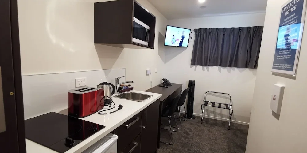 Deluxe Studio