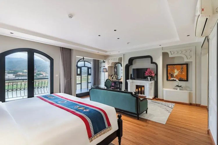 Ella Riverside Lao Cai Hotel