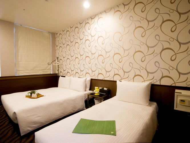 Standard Triple room
