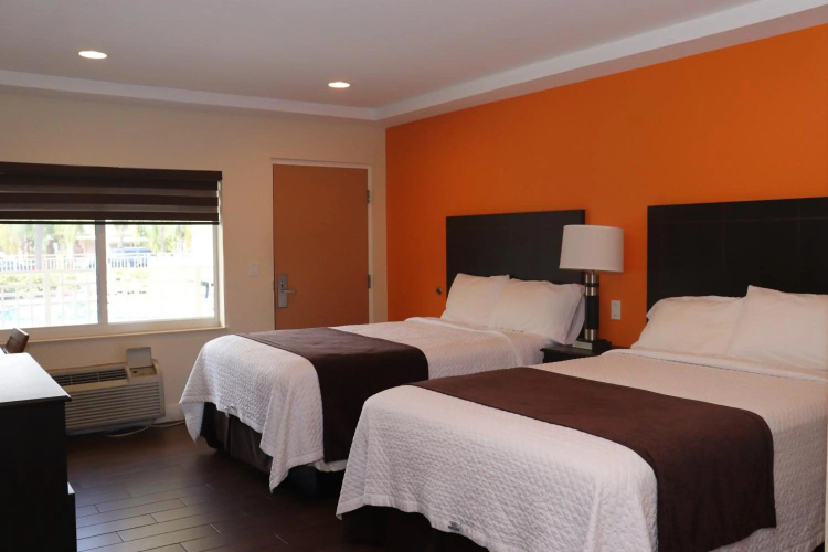 Curtis Inn & Suites
