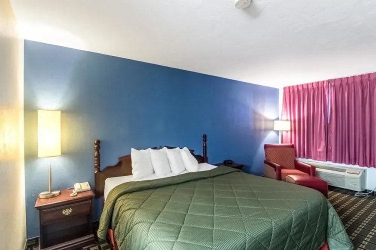 Premiere Inn & Suites
