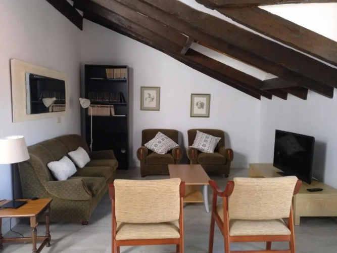 3 Bedrooms Apartment