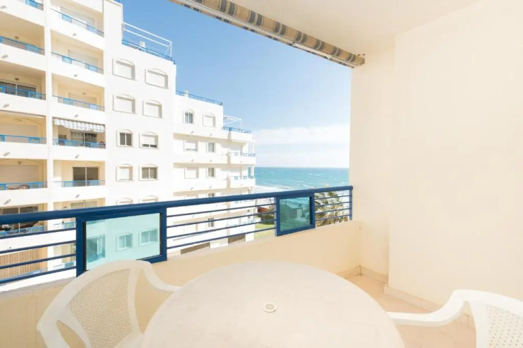Apartamento con WiFi a pie de playa