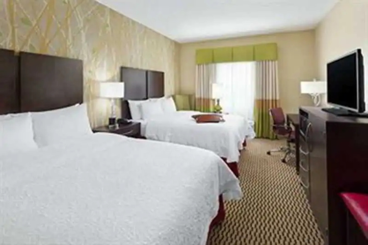 Hampton Inn & Suites Williamsport-Faxon Exit